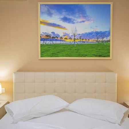Jordan'S Hotel Vlore Ngoại thất bức ảnh