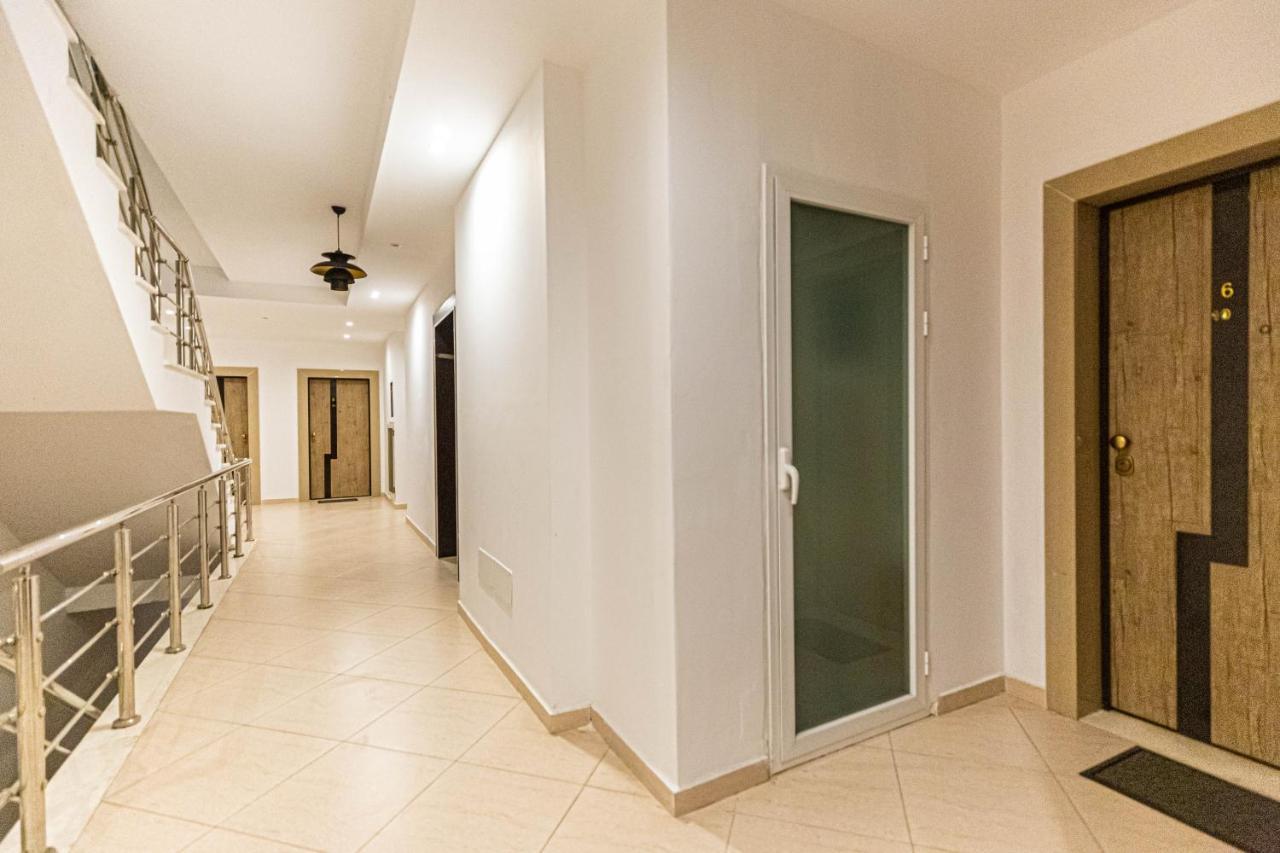 Jordan'S Hotel Vlore Ngoại thất bức ảnh