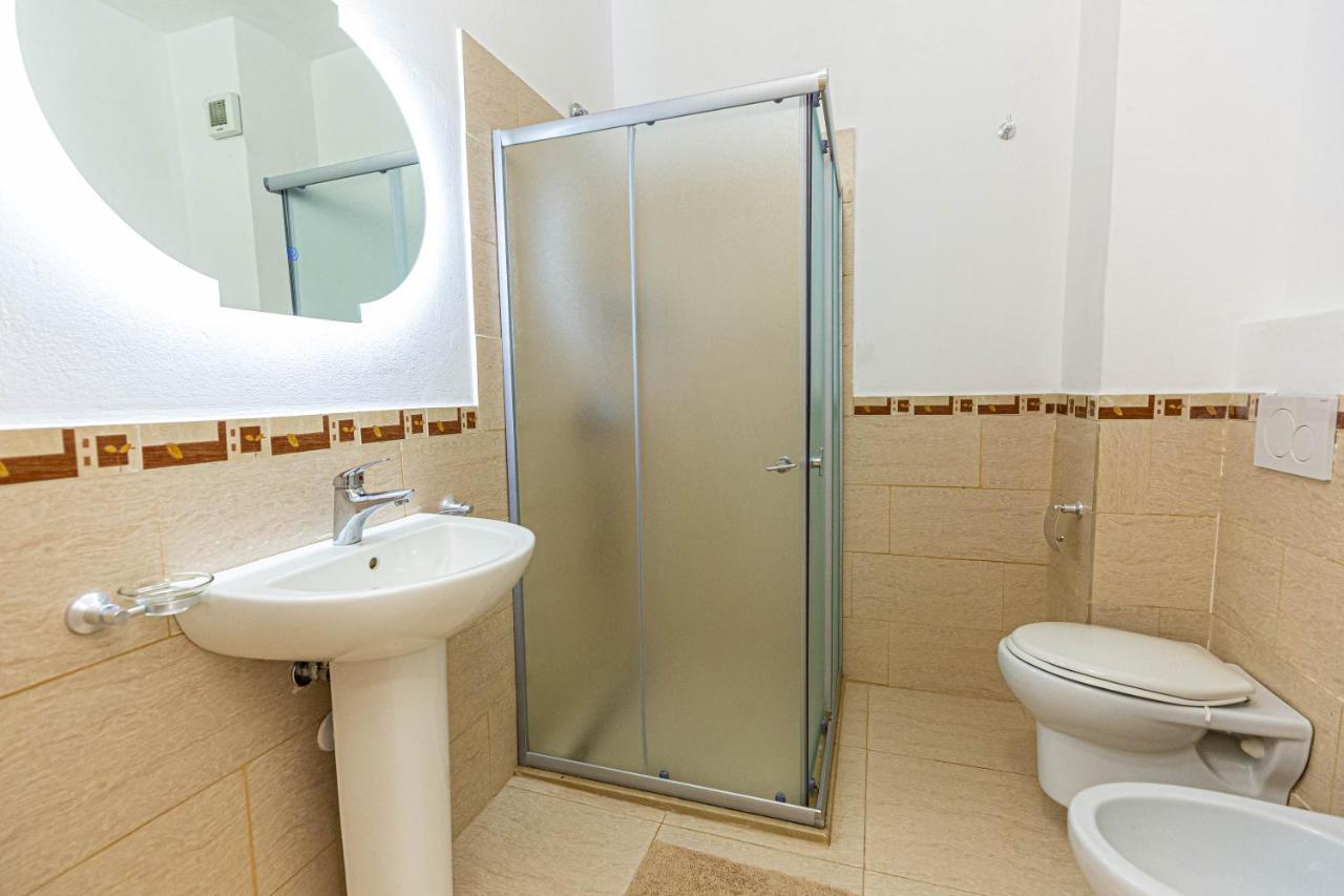 Jordan'S Hotel Vlore Ngoại thất bức ảnh