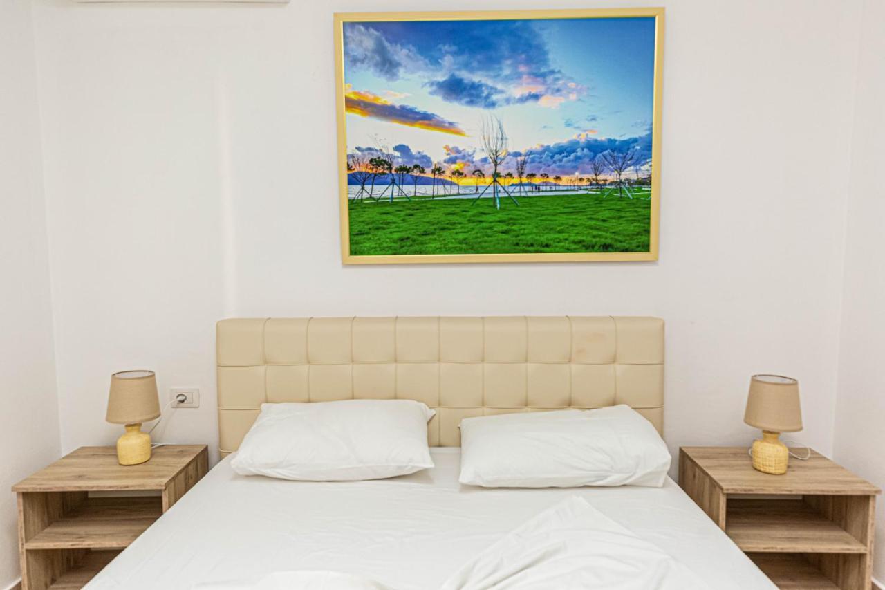 Jordan'S Hotel Vlore Ngoại thất bức ảnh
