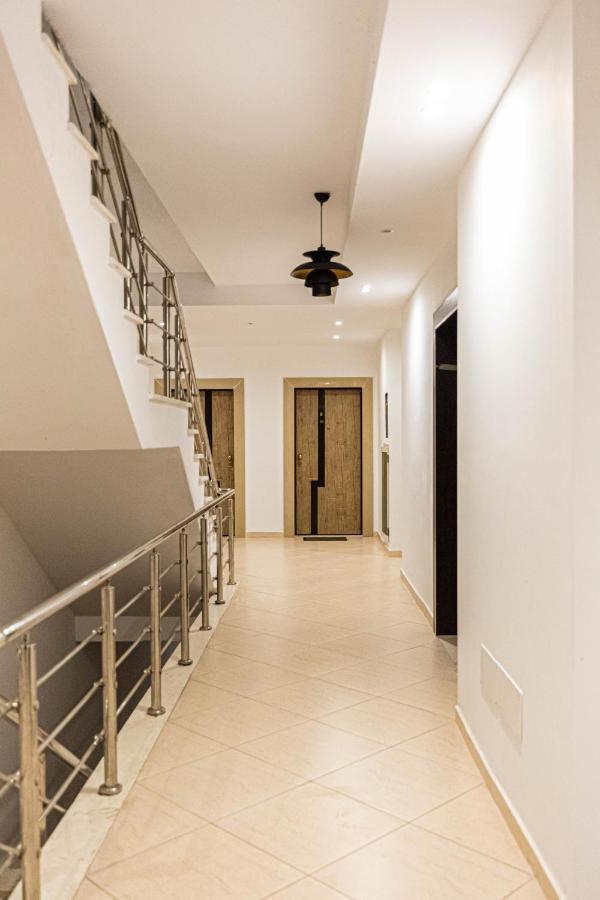 Jordan'S Hotel Vlore Ngoại thất bức ảnh