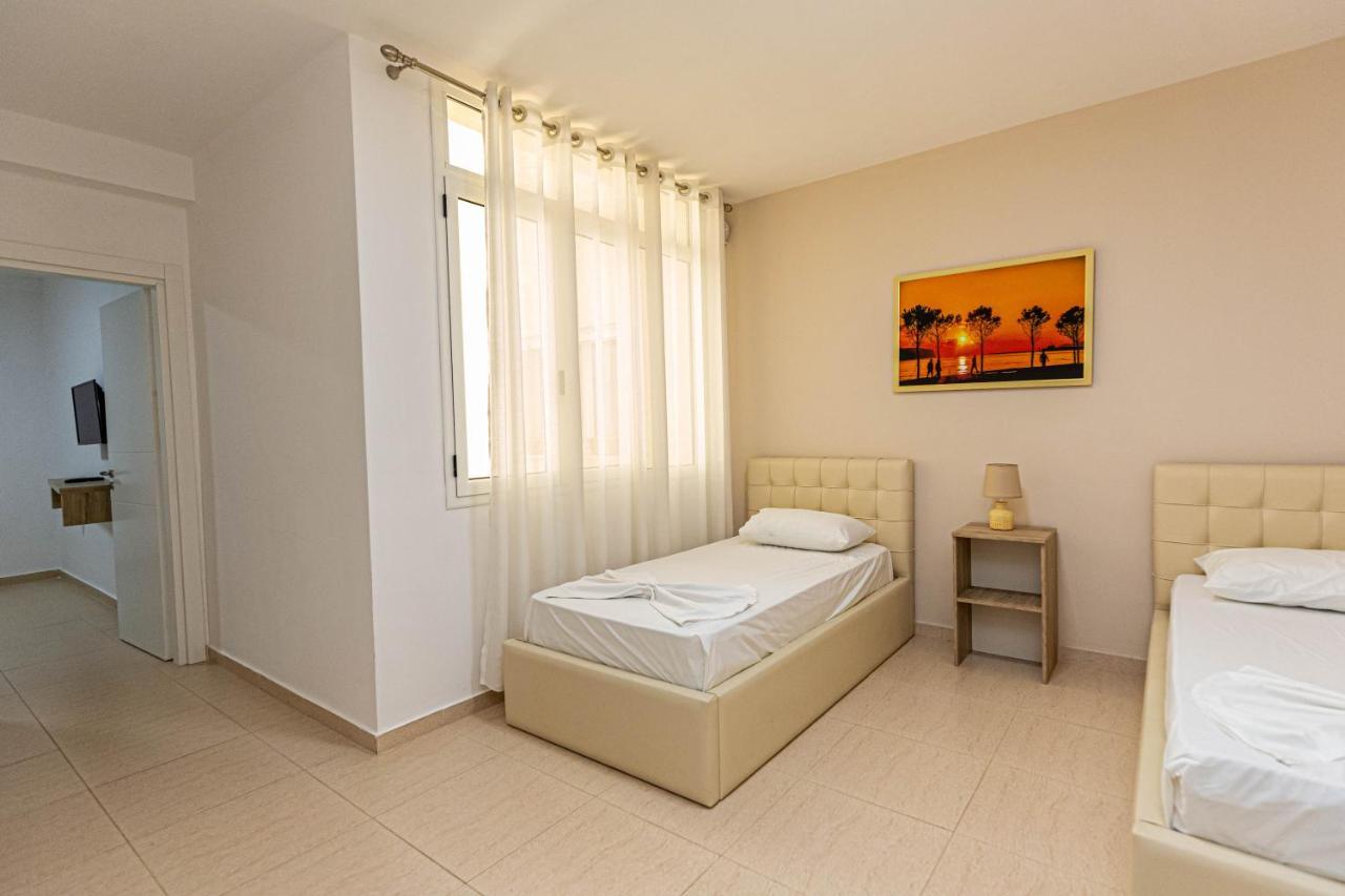 Jordan'S Hotel Vlore Ngoại thất bức ảnh