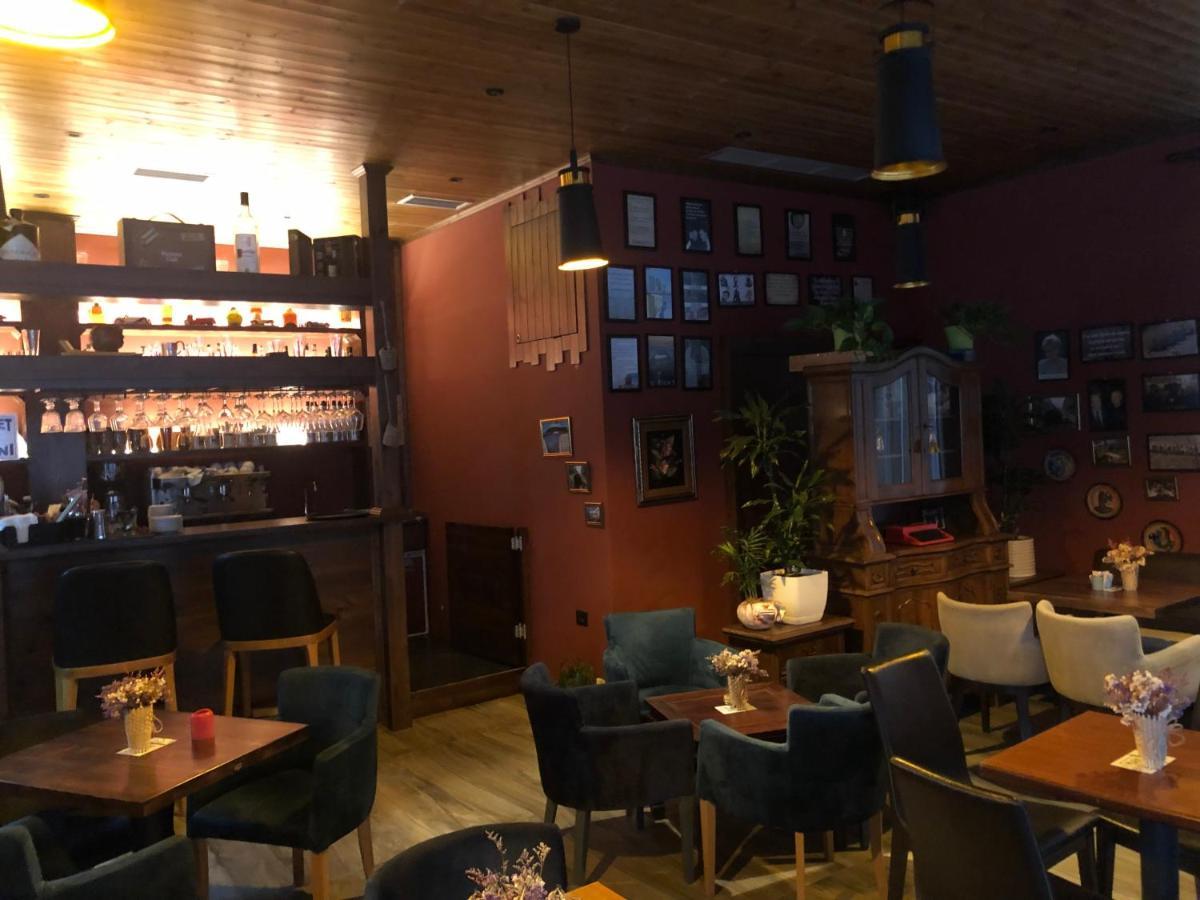 Jordan'S Hotel Vlore Ngoại thất bức ảnh