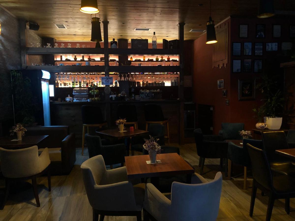 Jordan'S Hotel Vlore Ngoại thất bức ảnh