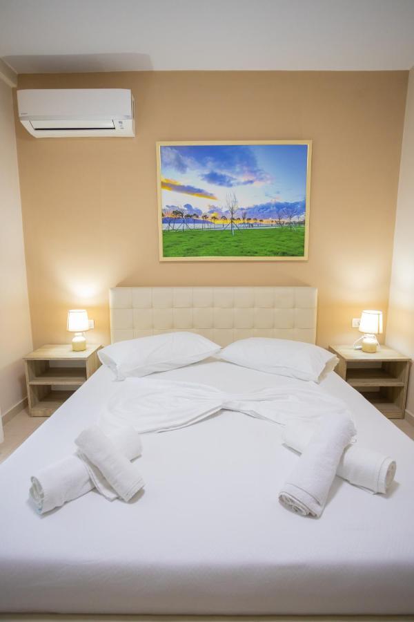 Jordan'S Hotel Vlore Ngoại thất bức ảnh