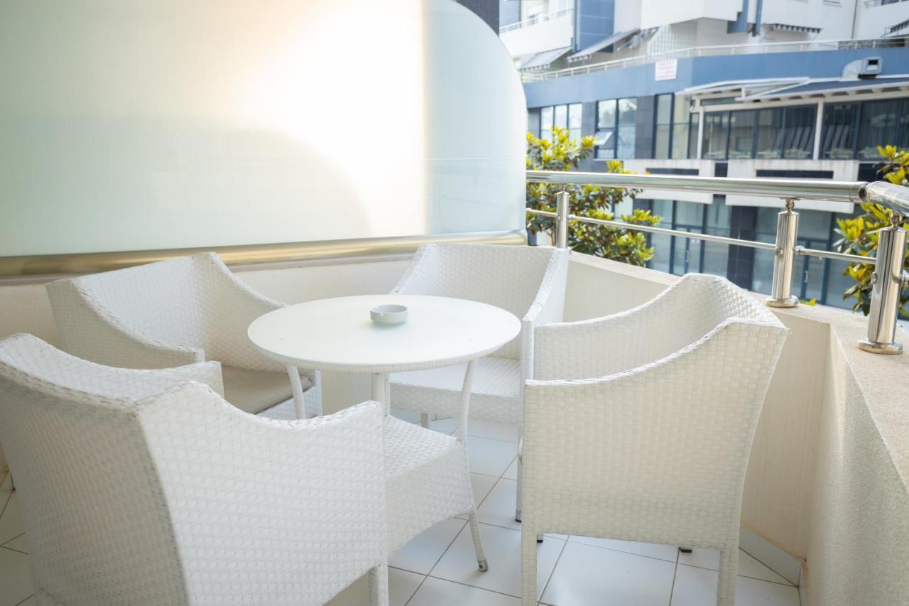 Jordan'S Hotel Vlore Ngoại thất bức ảnh